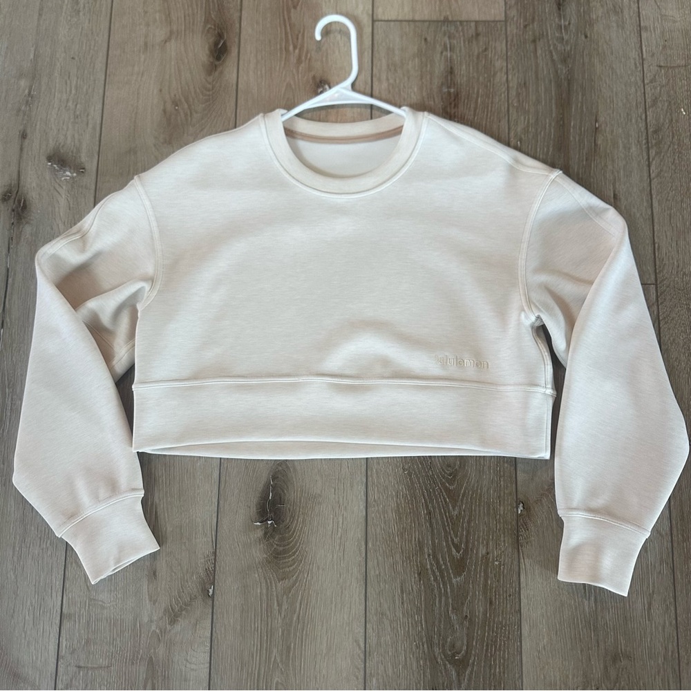 Lululemon Soft Ambitions Cropped Crew Sweatshirt Cream Softstreme Size 2 XS